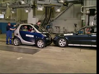 crash test mercedes smart for two vs mercedes-benz e-class 2009 (iihs)