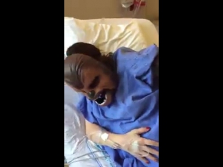 an american wore a chewbacca mask during childbirth.